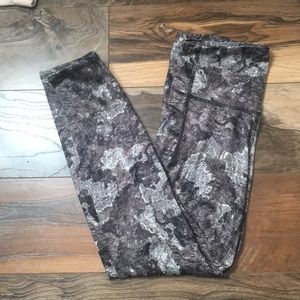 Super cute grey workout leggings!